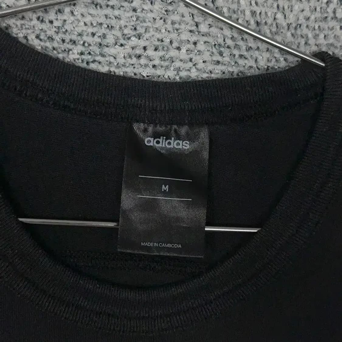 아디다스 스펠로고 반팔티 M 상품이미지3