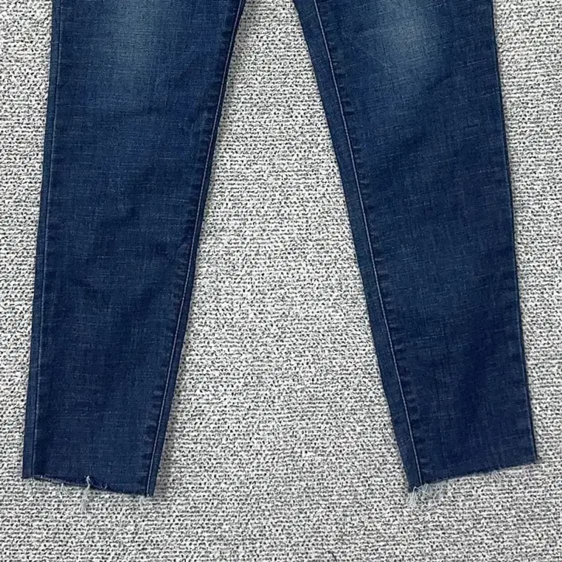 게스 삼각로고 여성 데님팬츠 26 상품이미지4