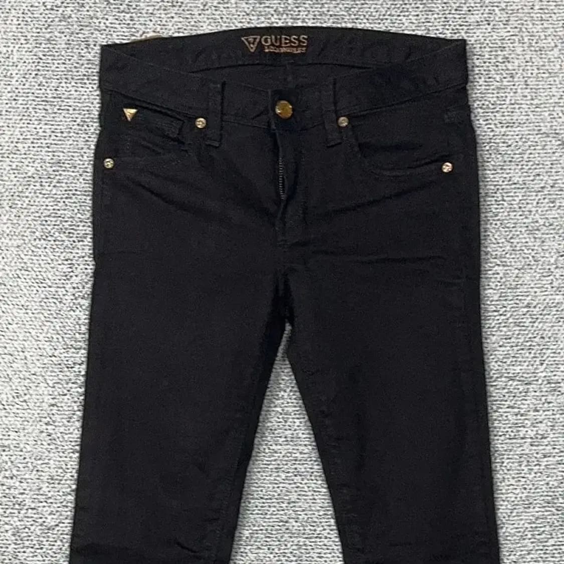 게스 골드로고 블랙 스키니진 26 상품이미지3