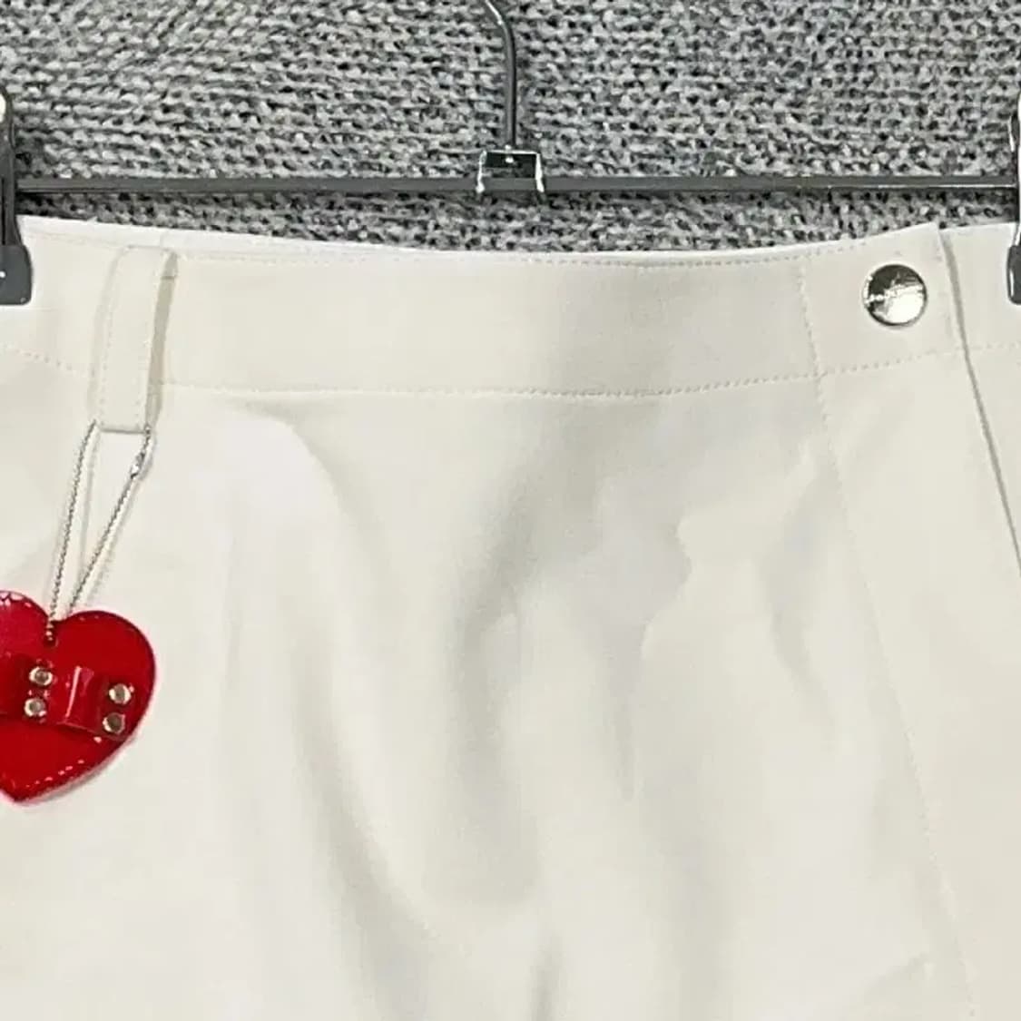 먼싱웨어 로고 화이트 기능성 스커트 67-94 상품이미지3