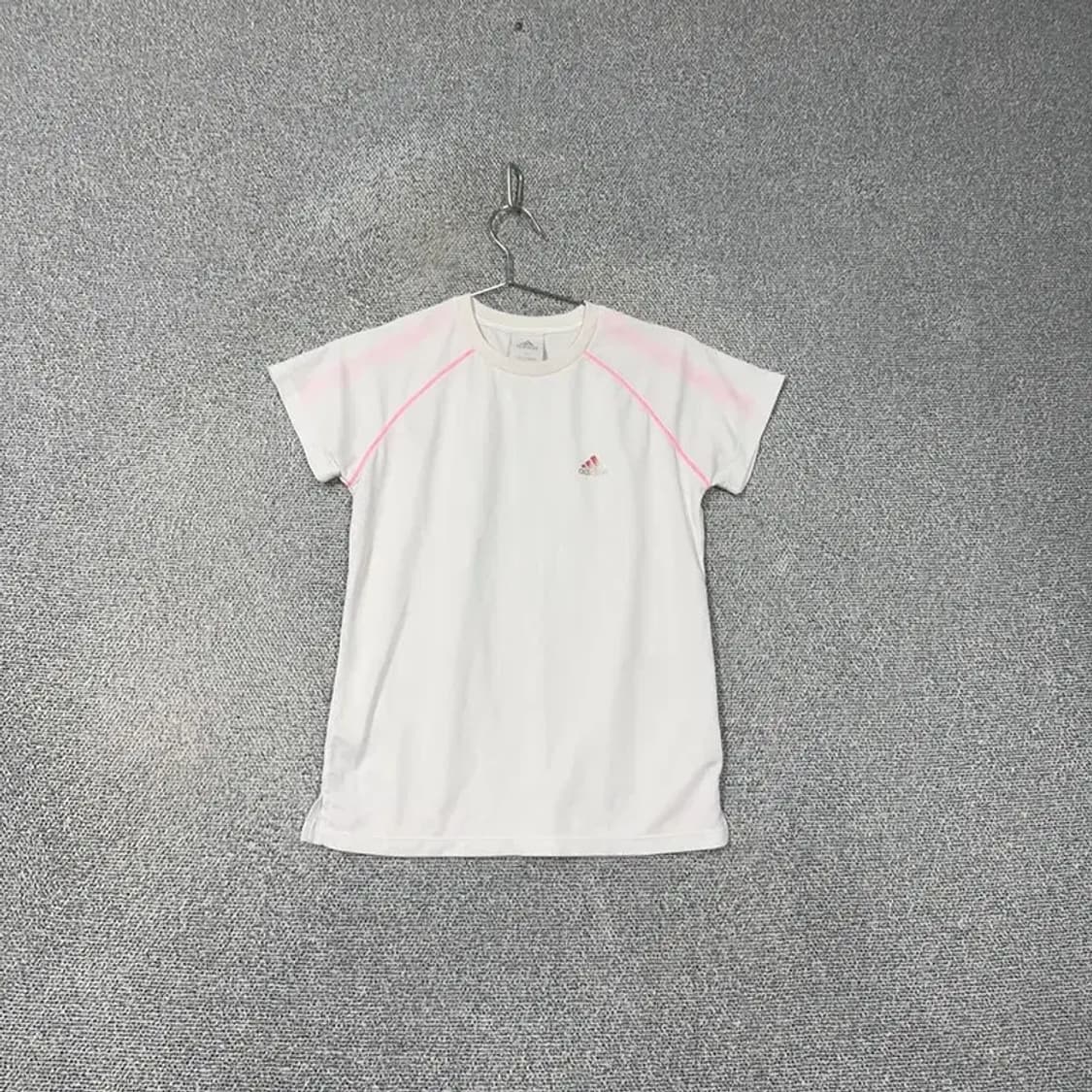 아디다스 핑크포인트 화이트 반팔티 90 상품이미지1