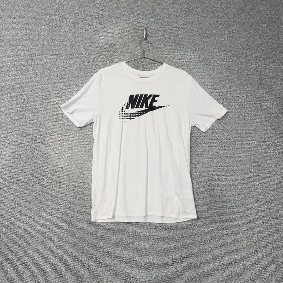 나이키 프린팅 화이트 반팔티 XL 상품이미지1