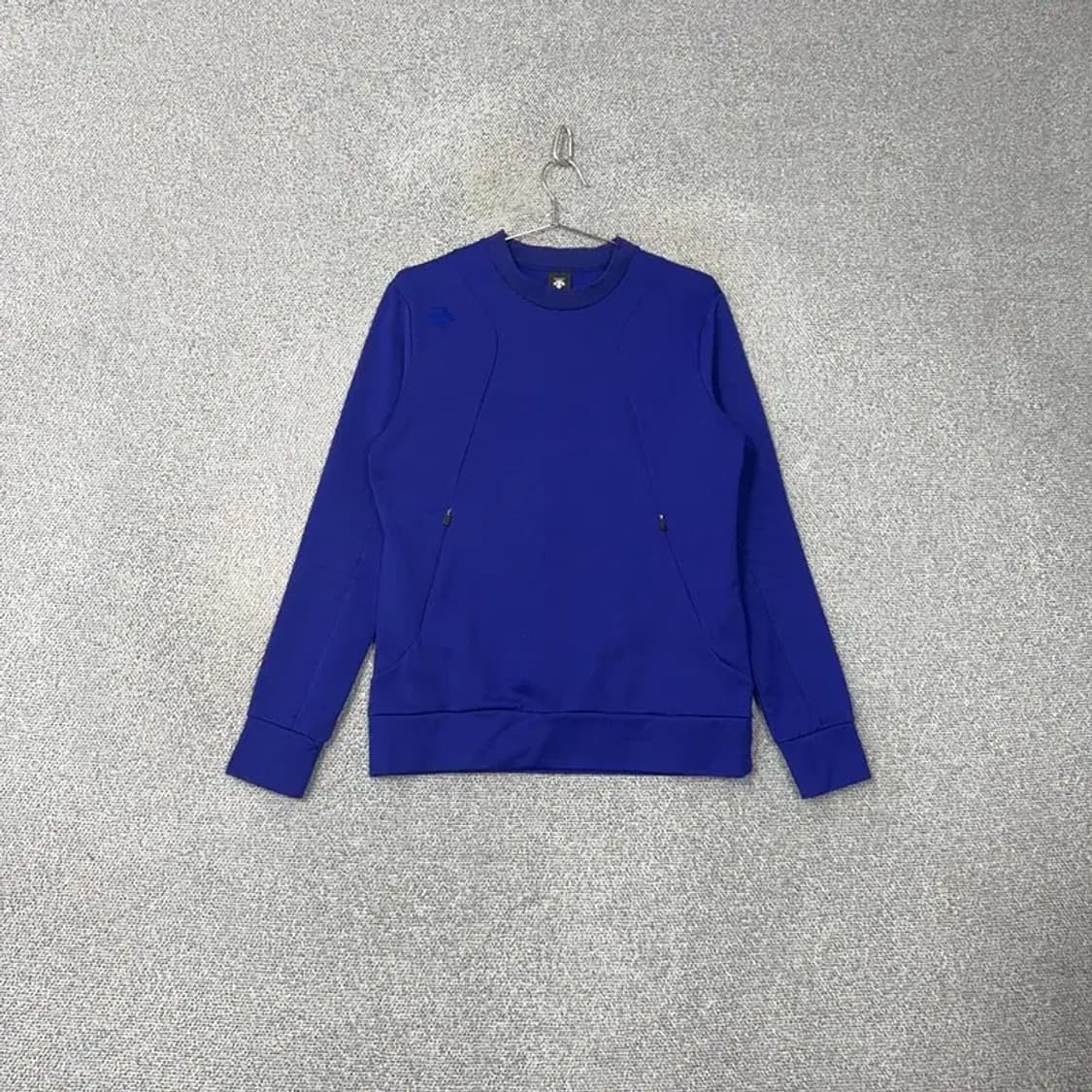 데상트 블루 기능성 맨투맨 XS 상품이미지1