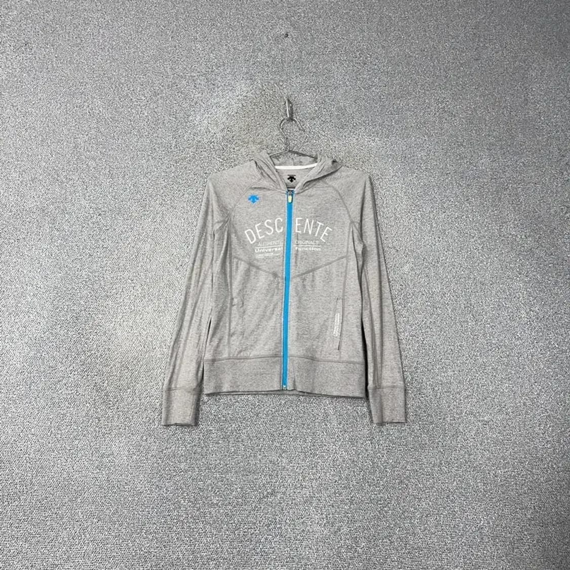 데상트 캐주얼 로고 여성 후드집업 85 상품이미지1