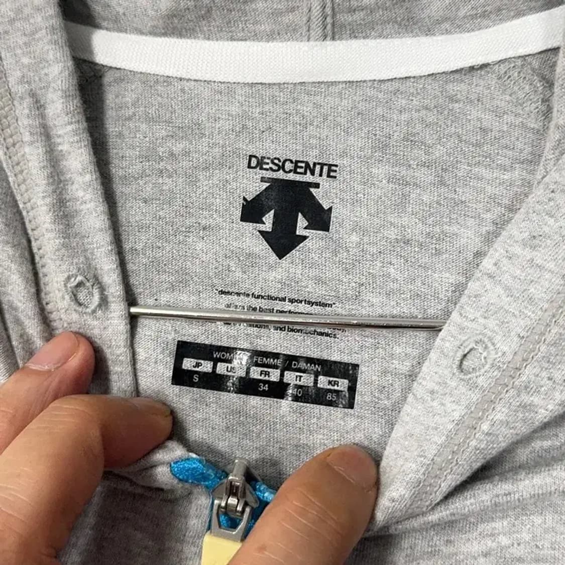 데상트 캐주얼 로고 여성 후드집업 85 상품이미지5