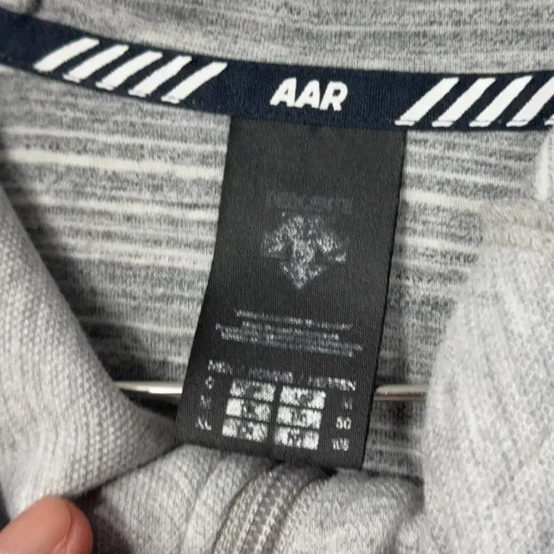 데상트 로고 그레이 후드집업 105 상품이미지3