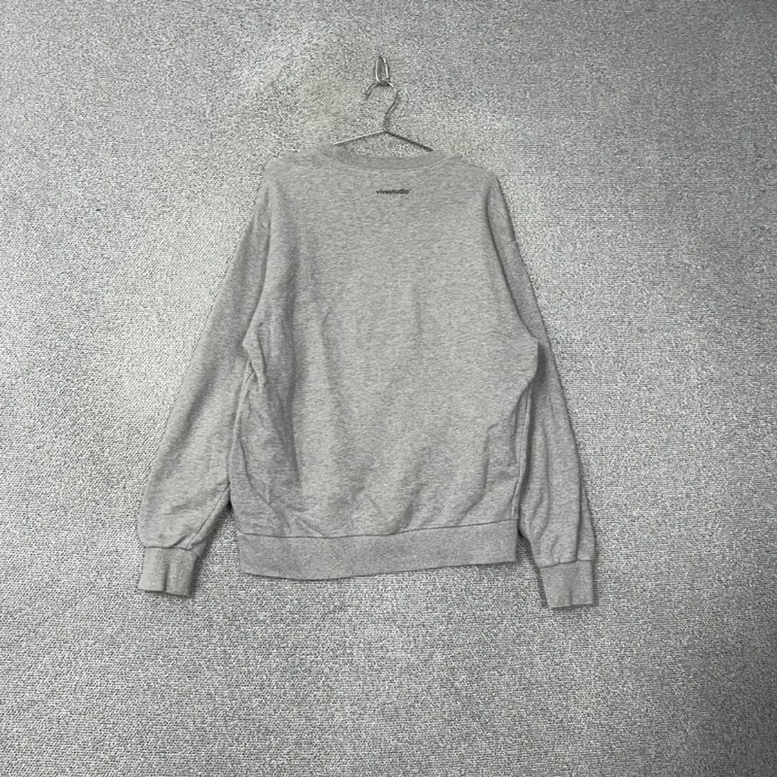 비바스튜디오 스펠로고 그레이 맨투맨 L 상품이미지2