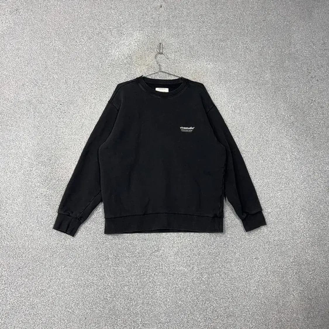 비바스튜디오 블랙 로고 맨투맨 XL 상품이미지1