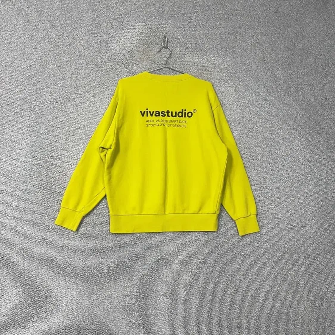 비바스튜디오 프린팅 형광 맨투맨 M 상품이미지2