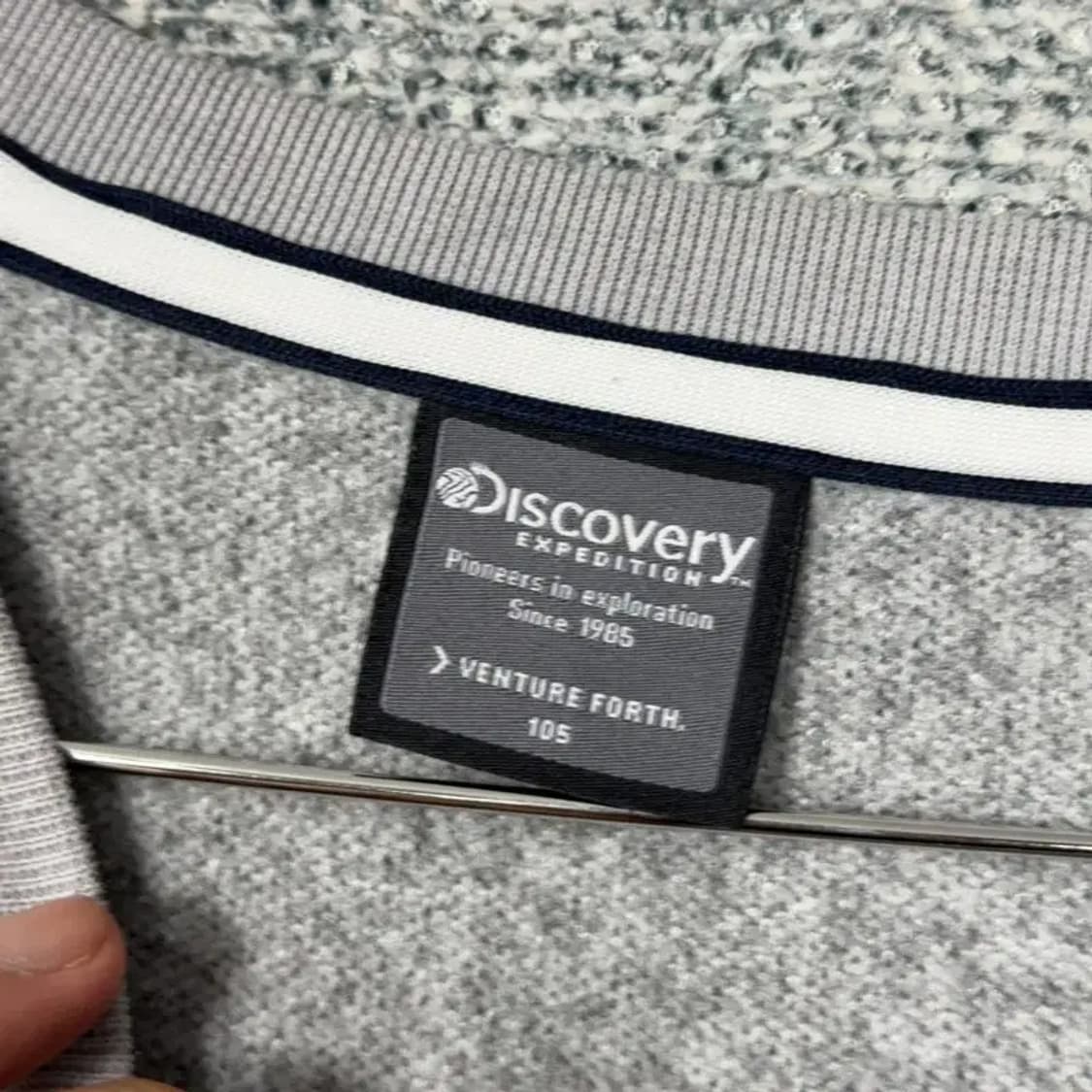 디스커버리 캐주얼 스펠로고 맨투맨 105 상품이미지3