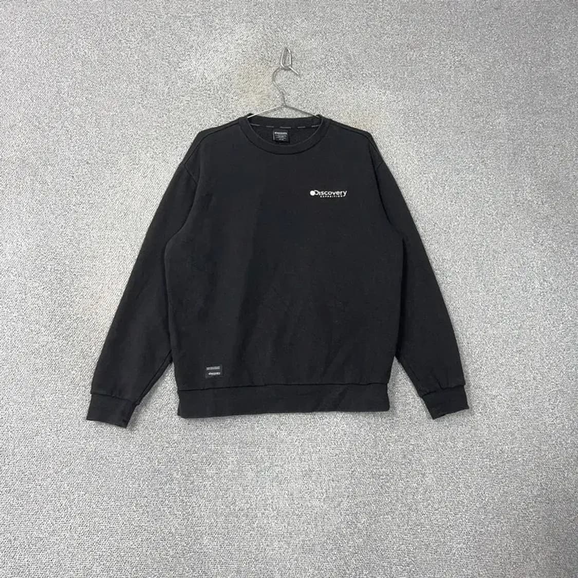 디스커버리 블랙 맨투맨 100 상품이미지1