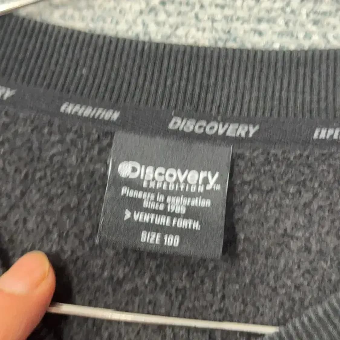 디스커버리 블랙 맨투맨 100 상품이미지3