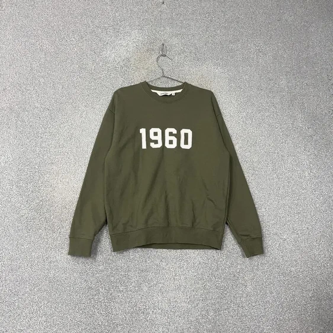 유니폼브릿지 프린팅 카키 맨투맨 S 상품이미지1