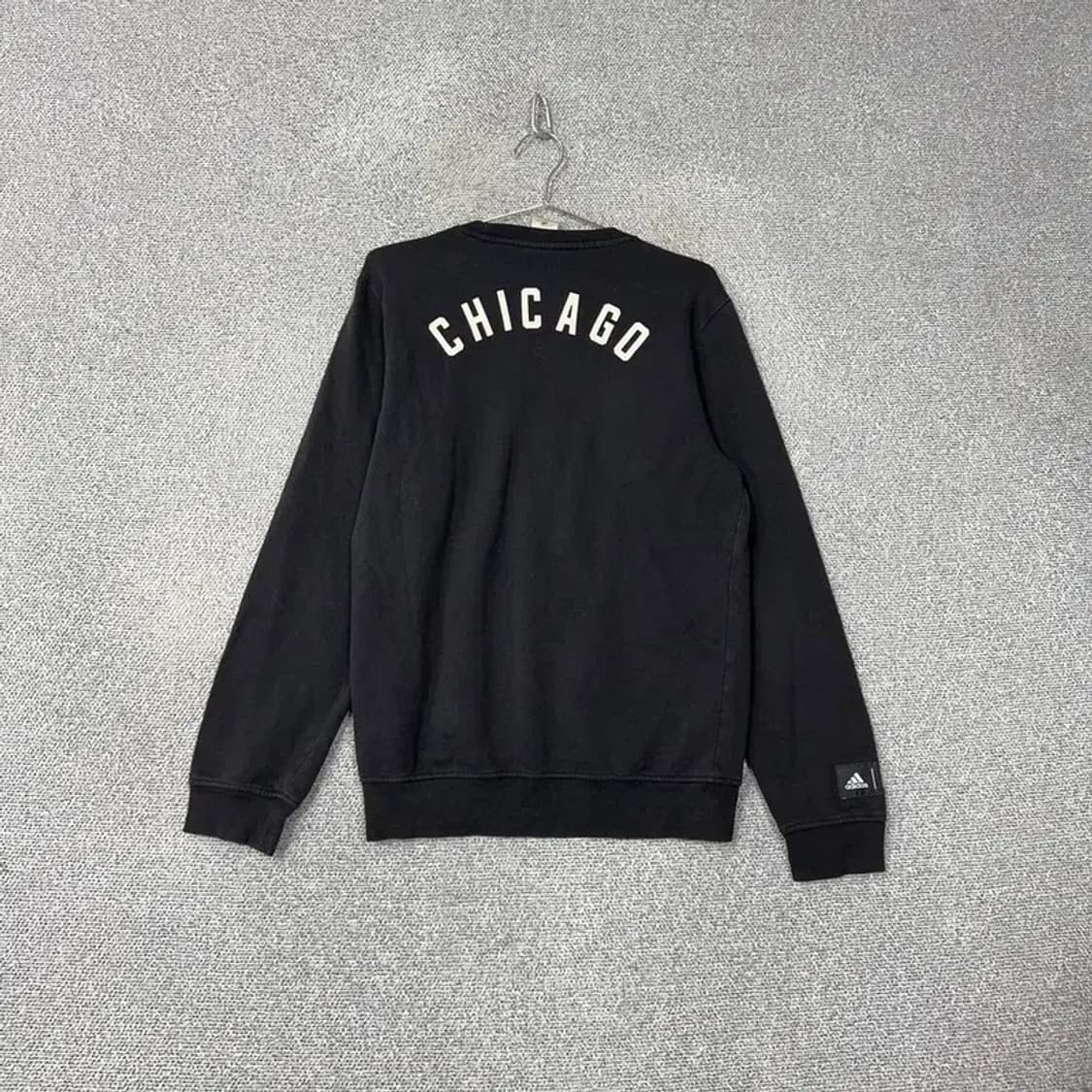아디다스 시카고불스 블랙 맨투맨 100 상품이미지2