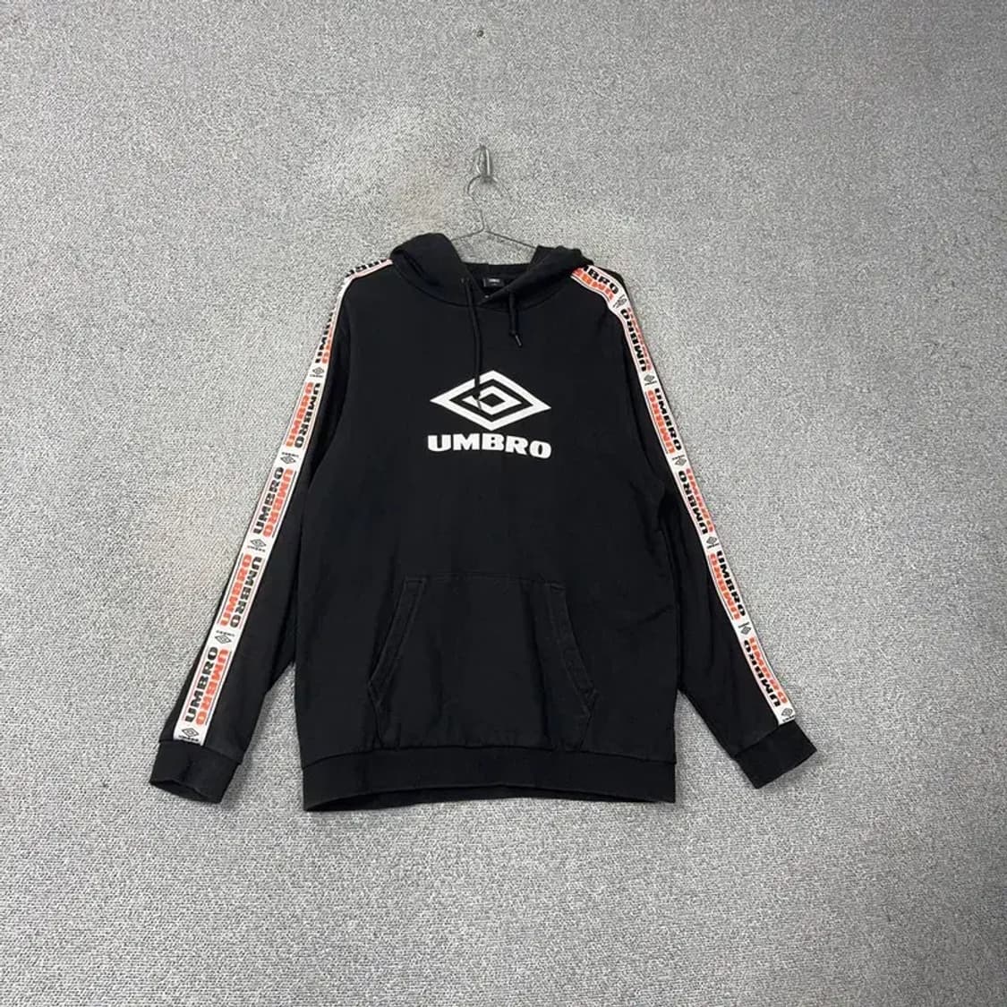 엄브로 프린팅 사이드라인 후드티 105 상품이미지1