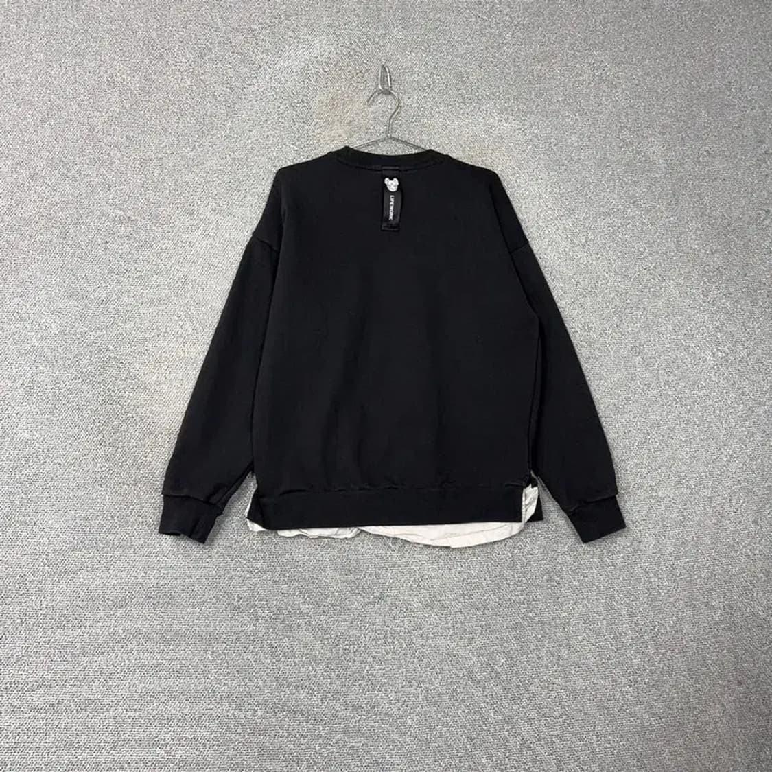 라이프워크 포켓 블랙 맨투맨 M 상품이미지2