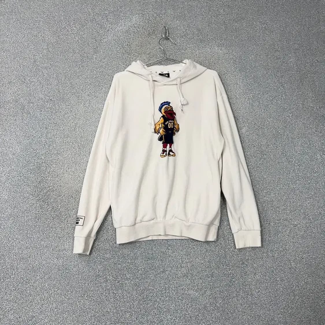 NBA 프린팅 크림 후드티 M 상품이미지1