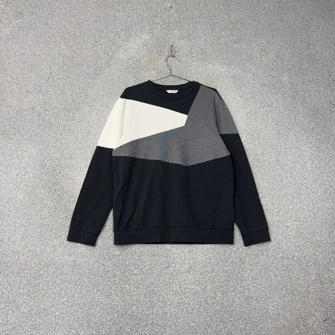 마인드브릿지 기하학 패턴 캐주얼 맨투맨 105 상품이미지1