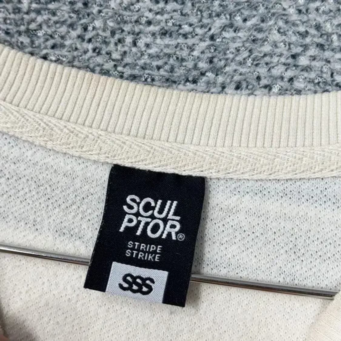 스컬프터 오버핏 스트라이프 맨투맨 FREE 상품이미지3