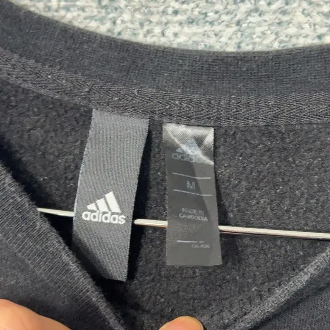 아디다스 삼각로고 삼선 블랙 맨투맨 M 상품이미지3