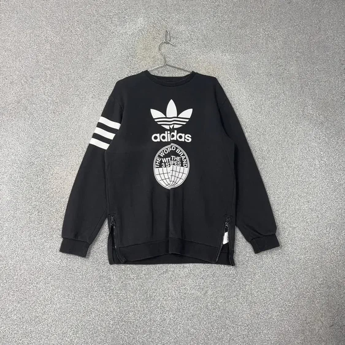 아디다스 빈티지 삼선 완장 빅로고 프린팅 오버핏 맨투맨 105 상품이미지1