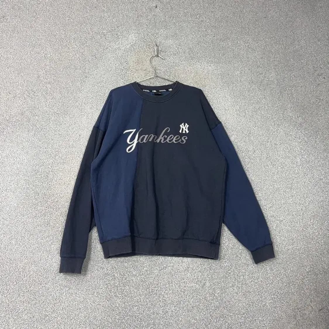 뉴에라 뉴욕양키즈 프린팅 투톤 캐주얼 오버핏 맨투맨 XL 상품이미지1