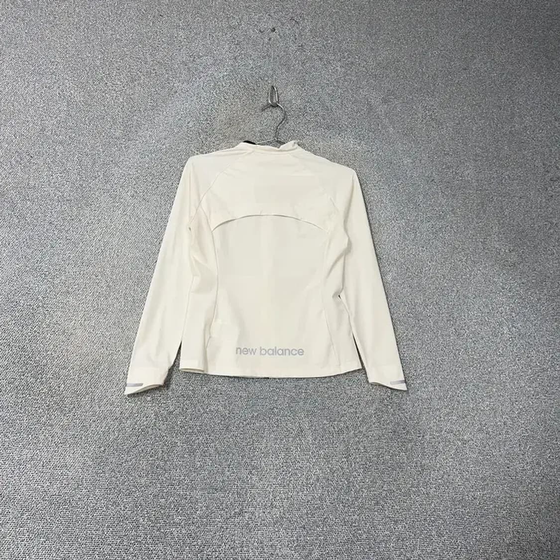 뉴발란스 기능성 로고 화이트 져지 S 상품이미지2