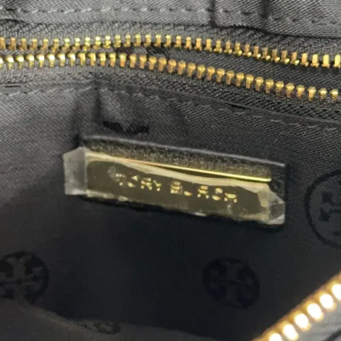 토리버치 블랙 가죽 크로스백 상품이미지5