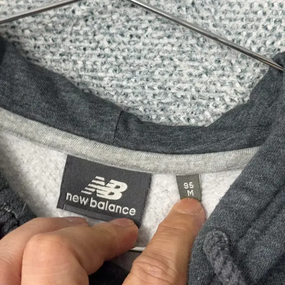 뉴발란스 프린팅 딥 그레이 후드티 95 상품이미지3