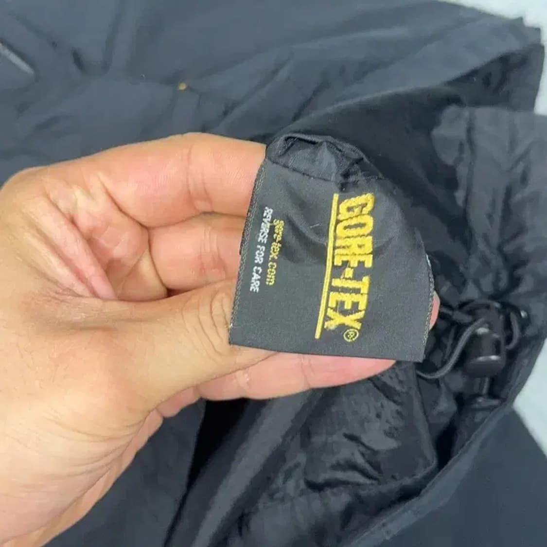 살레와 고어텍스 로고 블랙 바람막이 L 상품이미지5