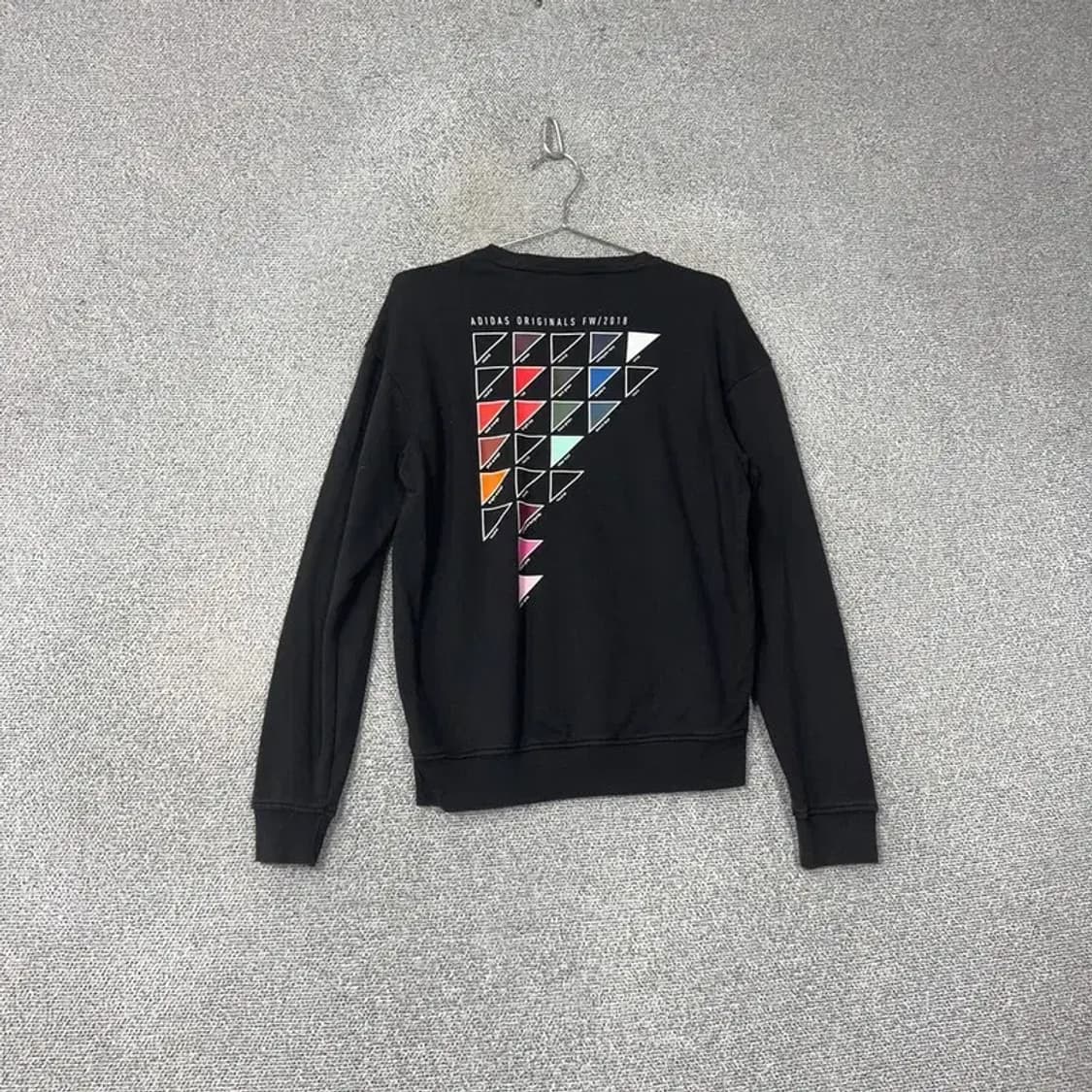 아디다스 블랙 불꽃 로고 백프린팅 여성 맨투맨 S 상품이미지2