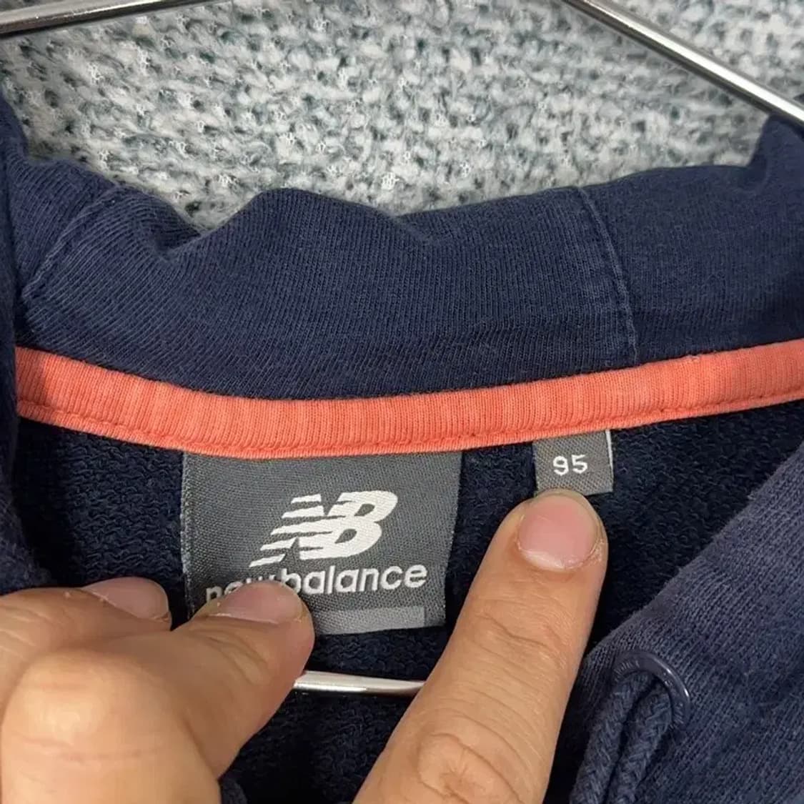뉴발란스 프린팅 네이비 남성 캐주얼 후드티 95 상품이미지3