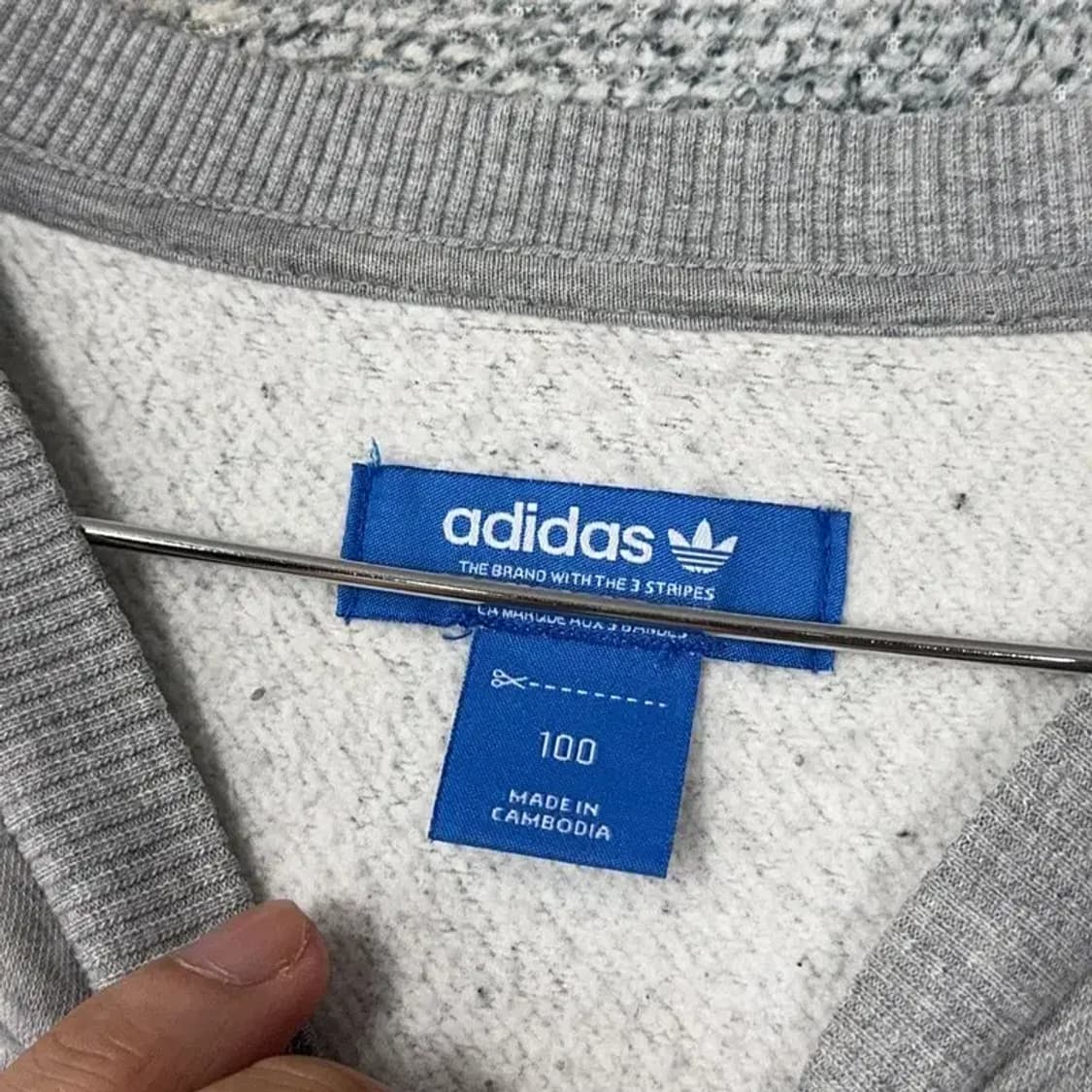 아디다스 불꽃 삼선 라이트 그레이 맨투맨 100 상품이미지3