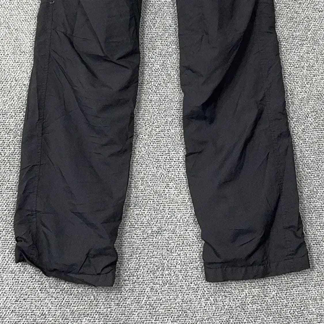 아디다스 로고 블랙 우븐팬츠 105 상품이미지4