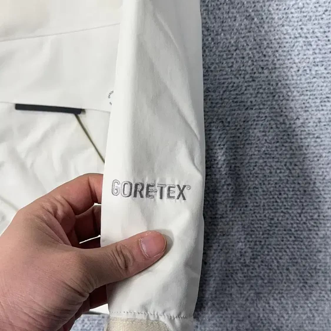 디스커버리 고어텍스 화이트 바람막이 95 상품이미지3