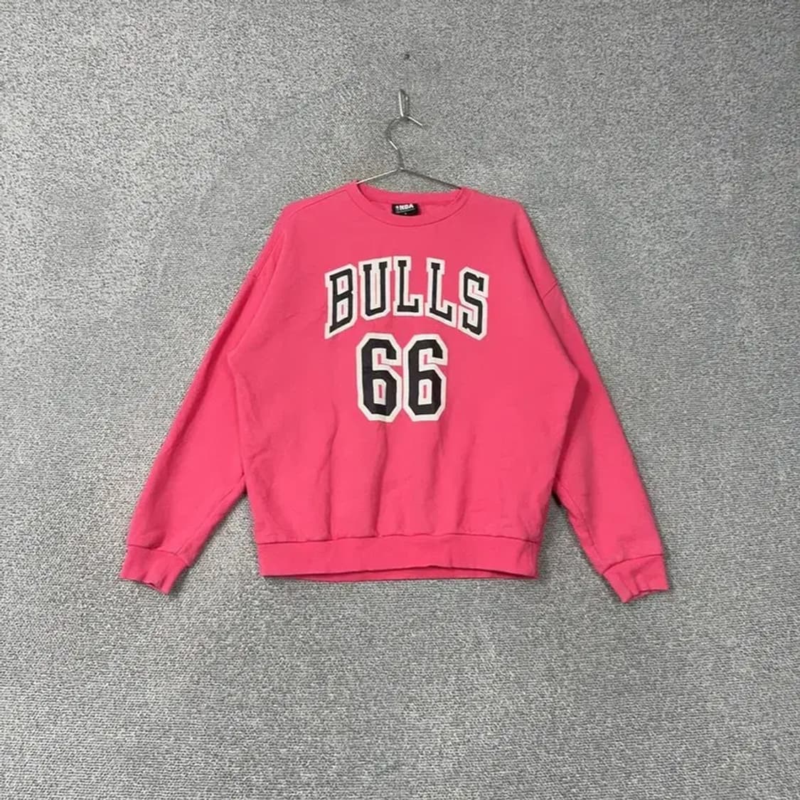 NBA 시카고 불스 핑크 프린팅 로고 오버핏 스웻셔츠 맨투맨 S 상품이미지1