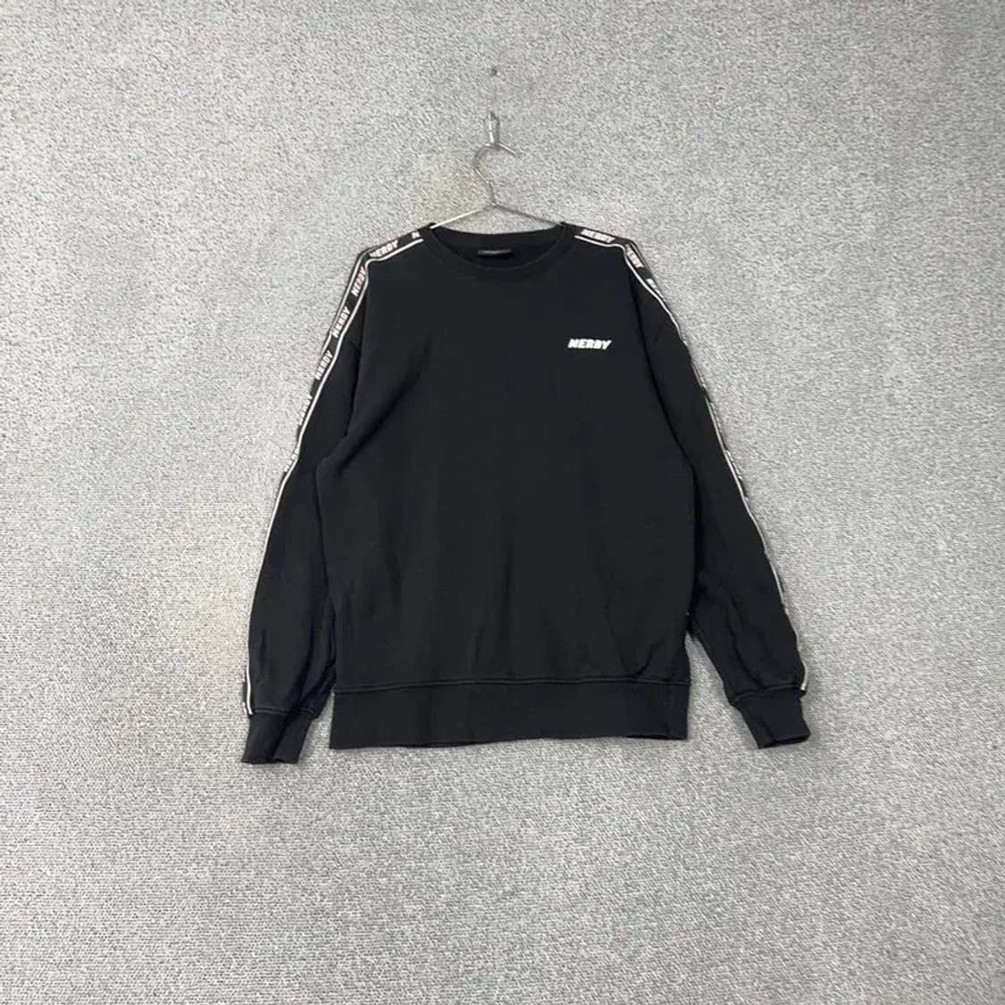 널디 캐주얼 로고 사이드라인 맨투맨 L 상품이미지1