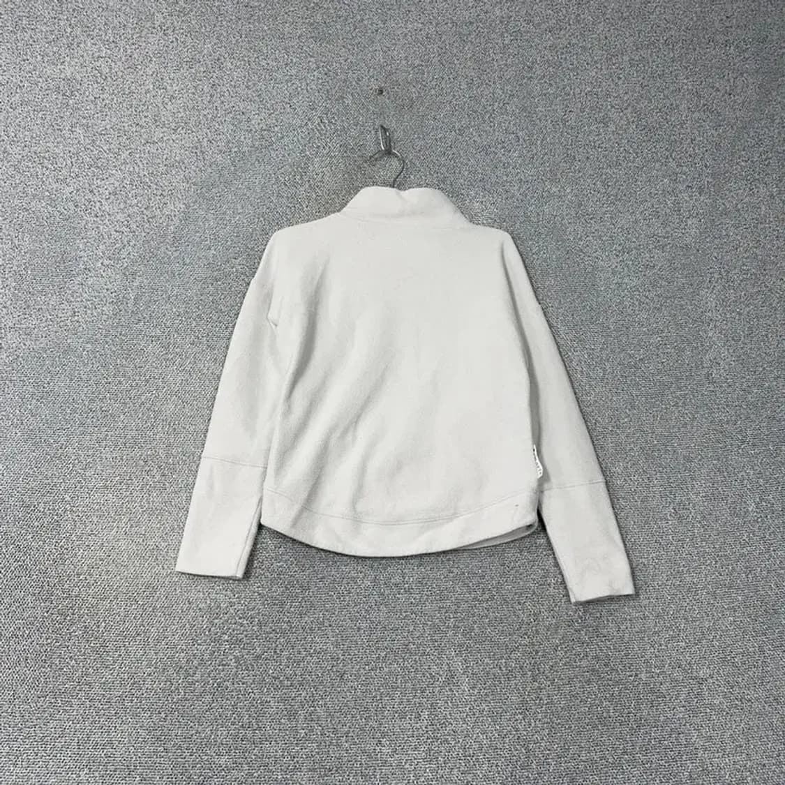 언더아머 숄넥 화이트 맨투맨 S 상품이미지2