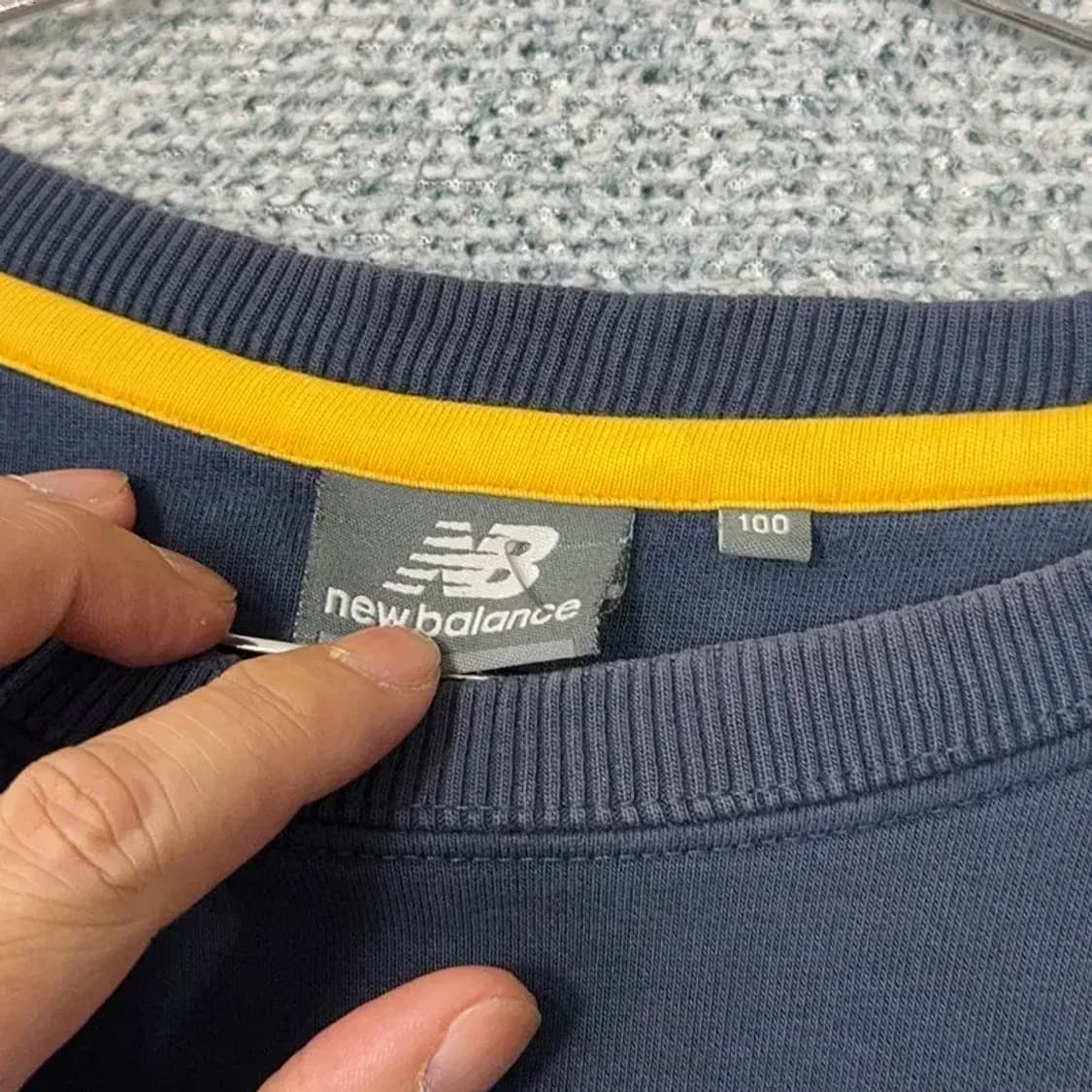 뉴발란스 프린팅 네이비 캐주얼 맨투맨 100 상품이미지3