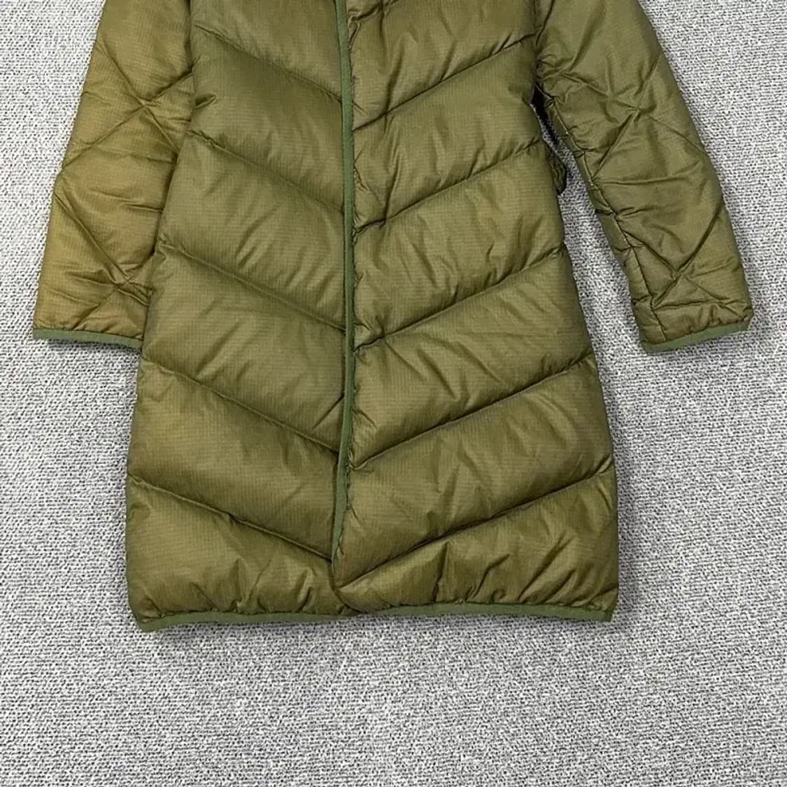 써스데이아일랜드 여성 카키 롱패딩 85 상품이미지4