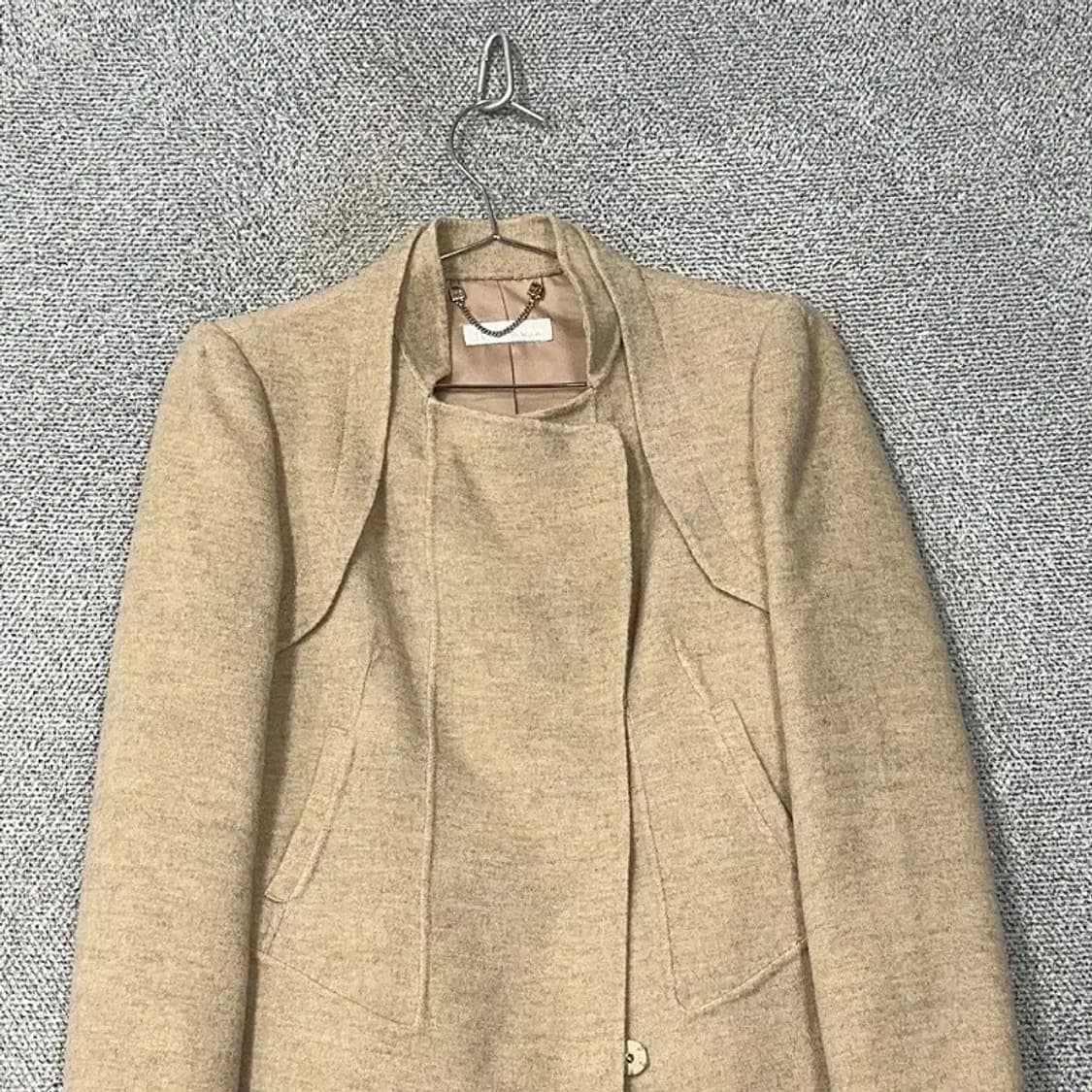 미샤 베이지 울 숏 자켓 82-88-160 상품이미지3