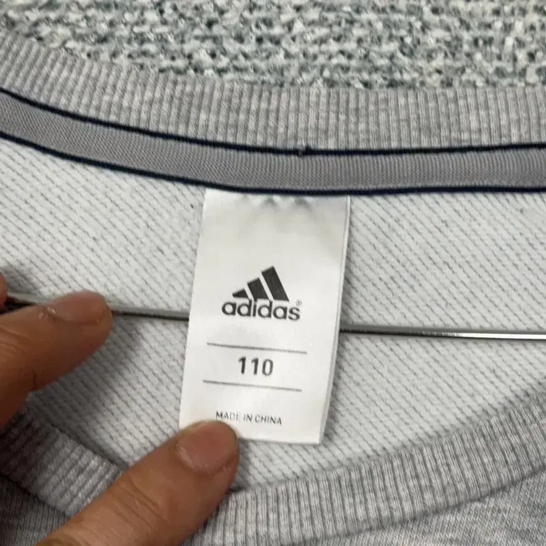 아디다스 삼각로고 그레이 맨투맨 110 상품이미지3