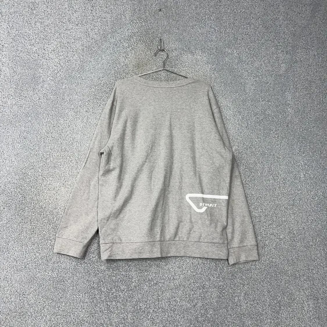 다이나핏 라이트 그레이 캐주얼 로고 남성 맨투맨 2XL 상품이미지2