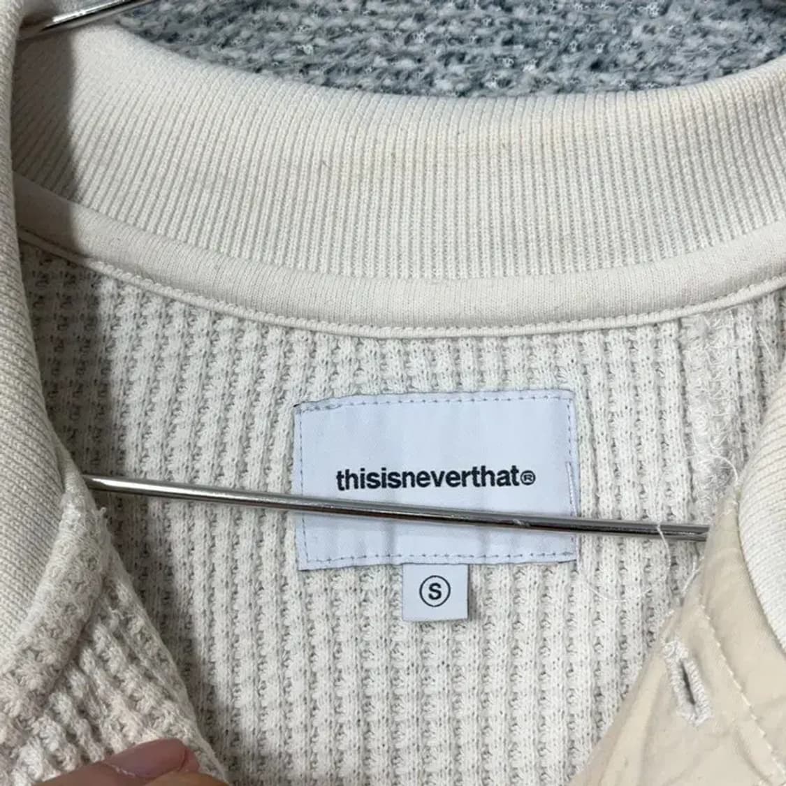 디스이즈네버댓 크림 코튼 카라 맨투맨 S 상품이미지3