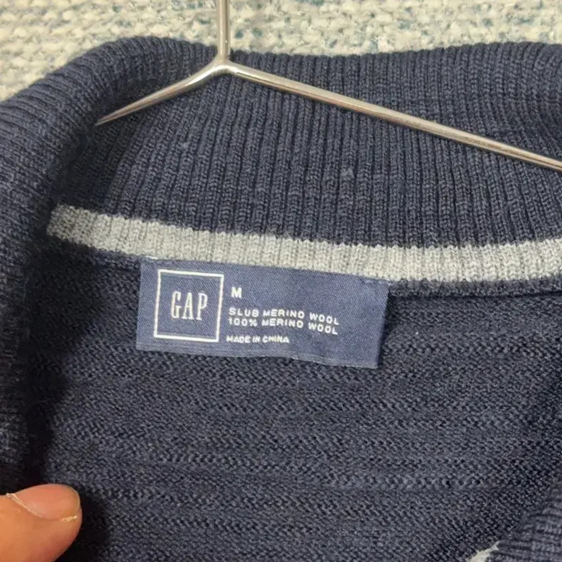 갭 반집업 네이비 니트 M 상품이미지5