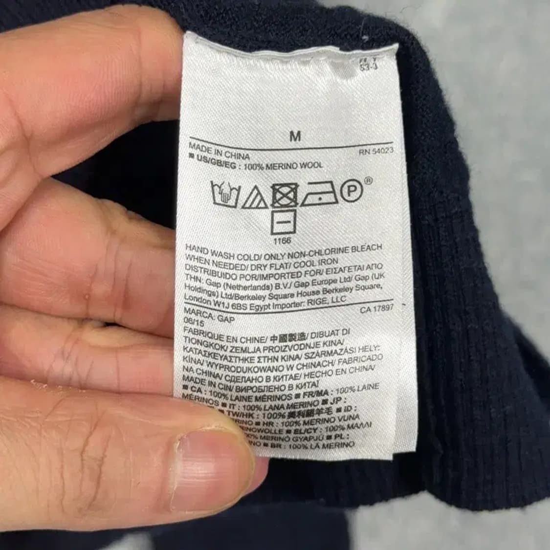 갭 반집업 네이비 니트 M 상품이미지6