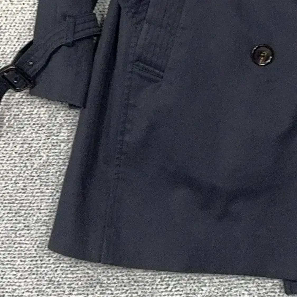 해지스 블랙 벨티드 트렌치코트 90-165 상품이미지5