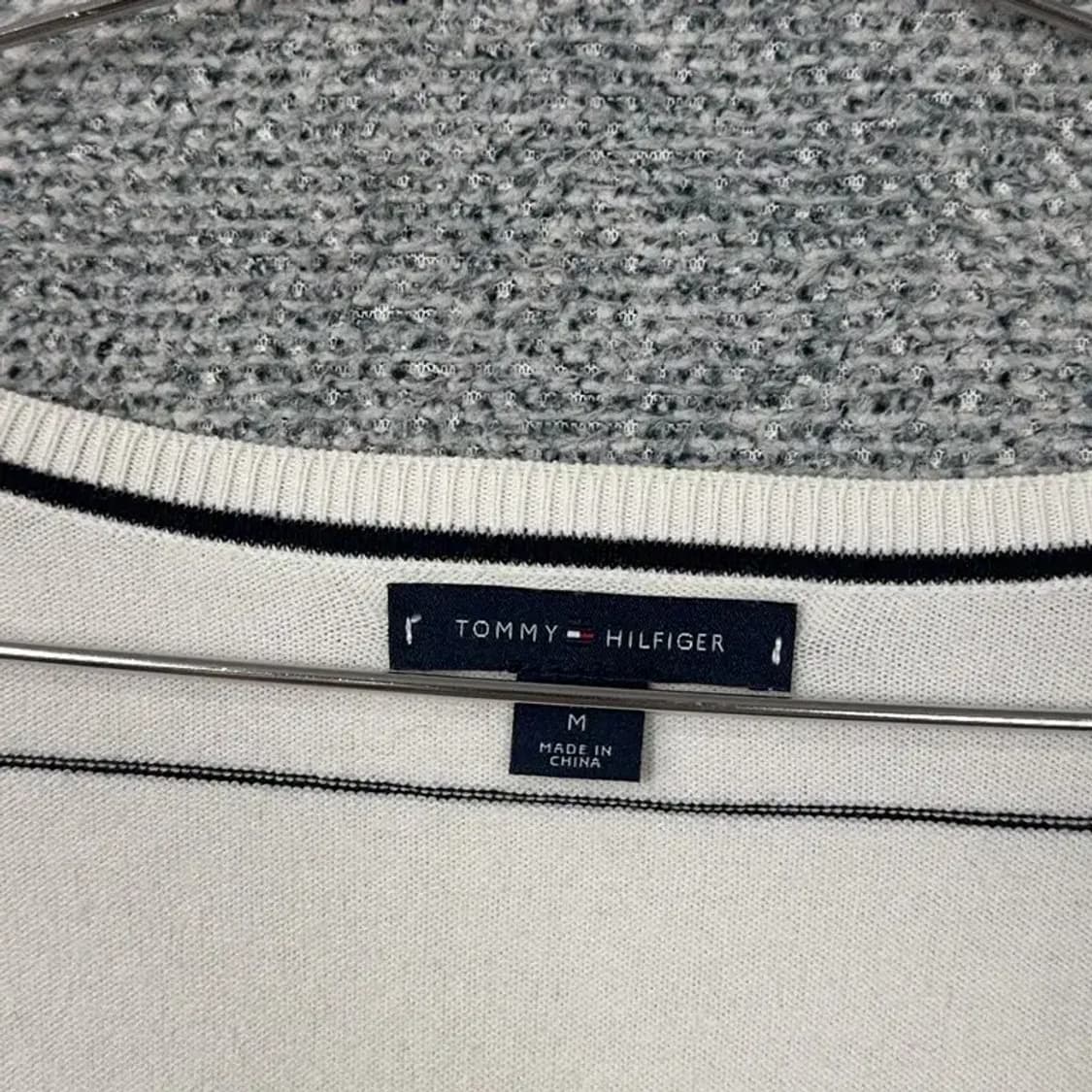 타미힐피거 브이넥 스트라이프 니트 M 상품이미지5