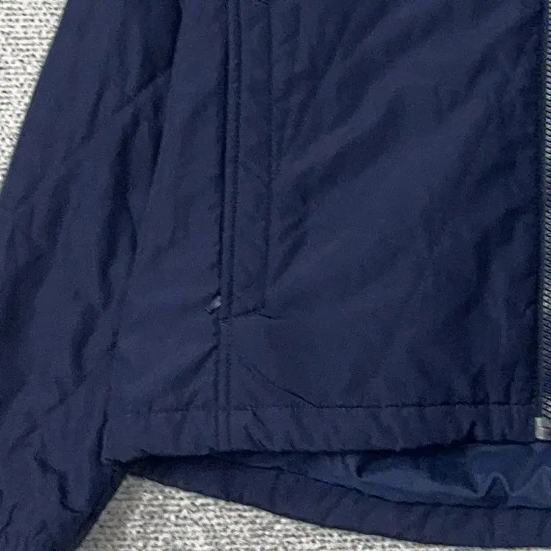 노스페이스 여성 네이비 경량 패딩 95 상품이미지3