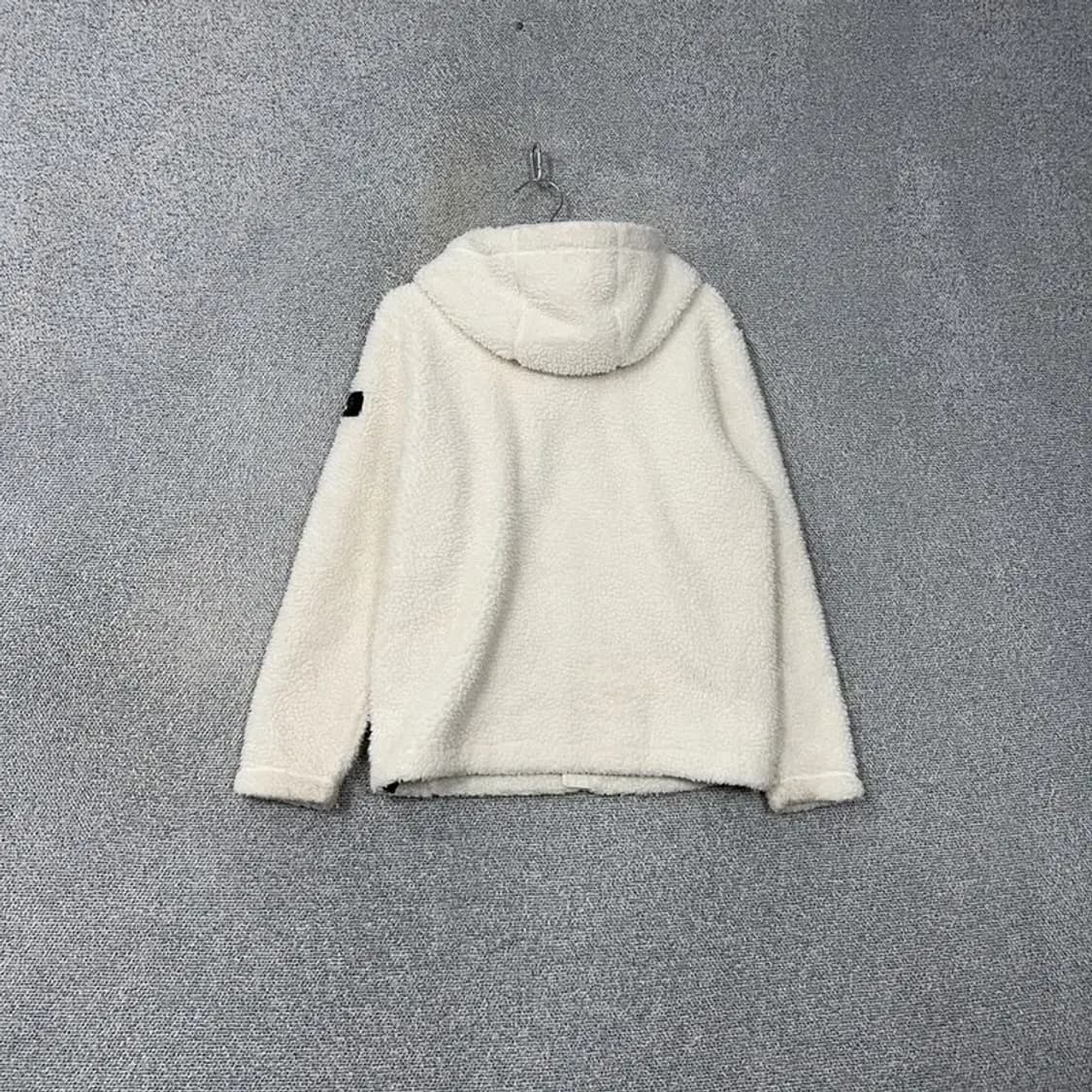 내셔널지오그래픽 패치로고 화이트 후리스 S 상품이미지2